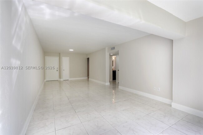 Foto del edificio - 9180 Fontainebleau Blvd