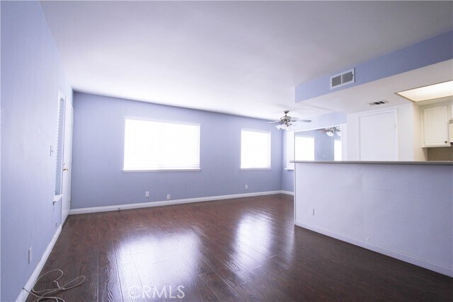 Building Photo - 3067 Knollwood Ave