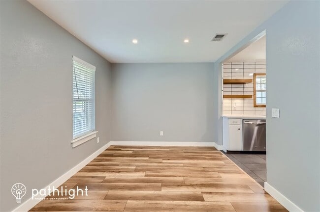 Foto del edificio - 2913 Brookview Drive