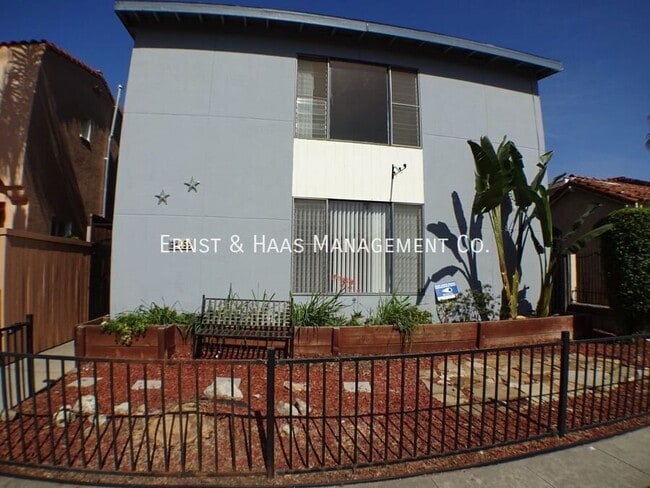 Building Photo - 159 Roycroft Ave