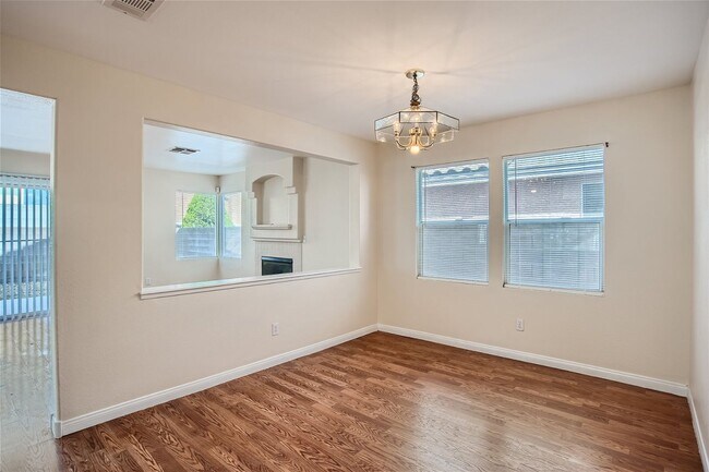 Foto del edificio - Spacious 4 Bedroom Home in Northwest Las V...