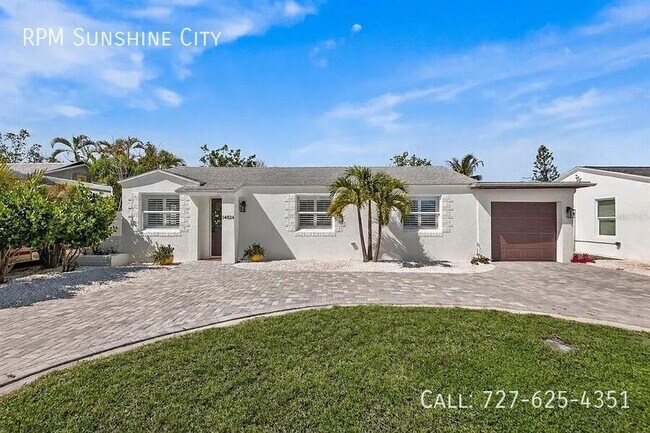 Foto del edificio - 14024 N Bayshore Dr