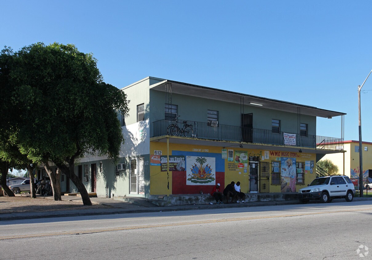 Foto principal - 612 Dr Martin Luther King Jr Blvd W