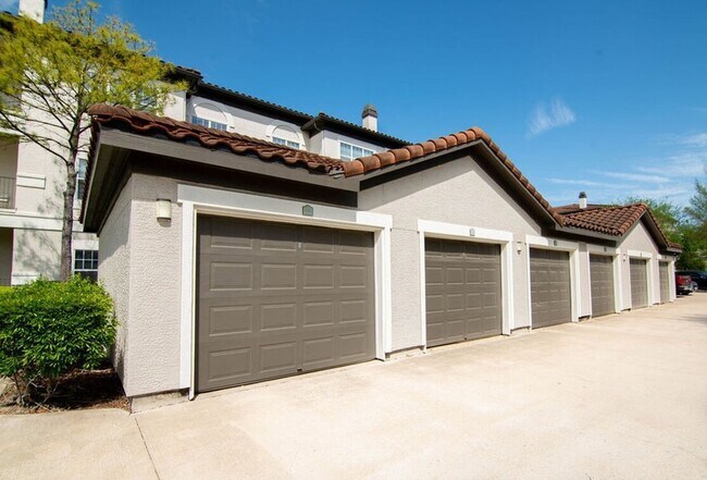 Foto del edificio - 2840 Shadowbriar Dr