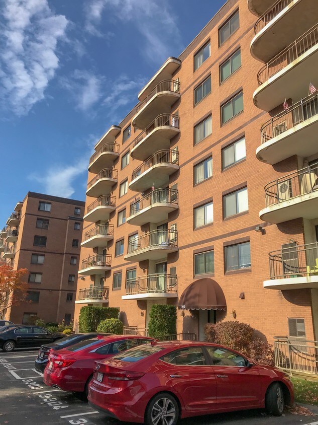 200 Locust St, Lynn, MA 01904 Condo for Rent in Lynn, MA