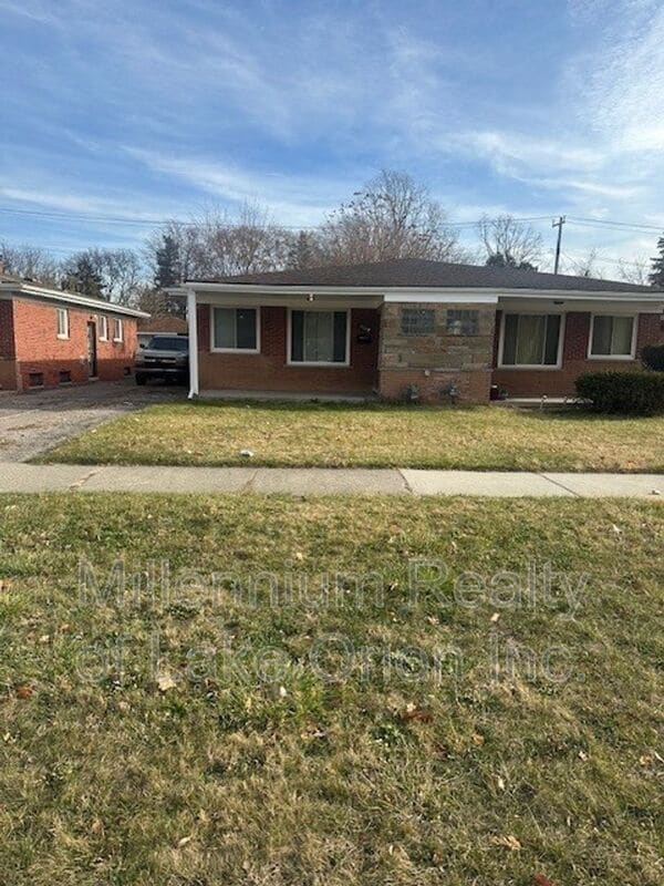 Foto principal - 19288 Lahser Rd