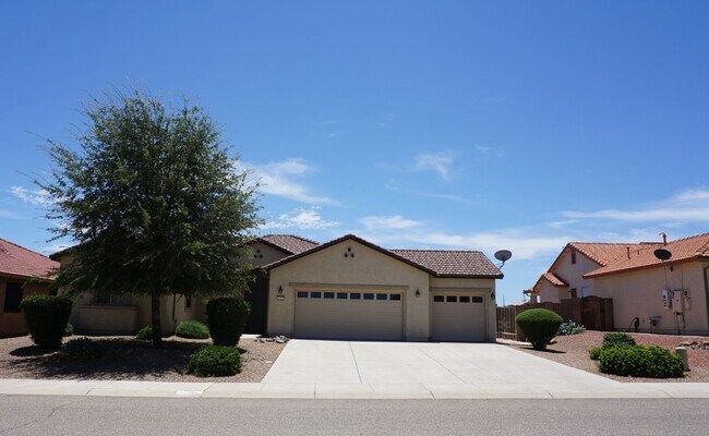 Photo - 1858 Prairie Grass Dr House