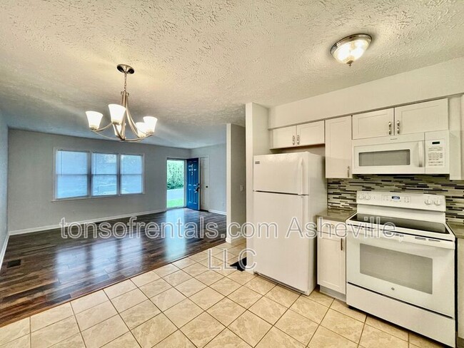 Building Photo - 643 Clearview Dr