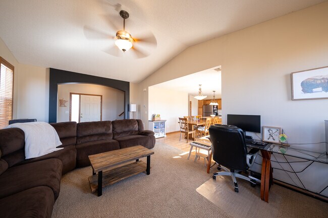 Foto del edificio - 3292 Century Dr