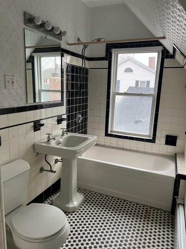 135 S Main St Unit 3A, Randolph, MA 02368 Apartments in Randolph, MA