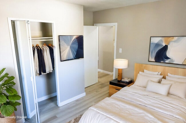 Building Photo - Mainstreet Marda Loop Apartments