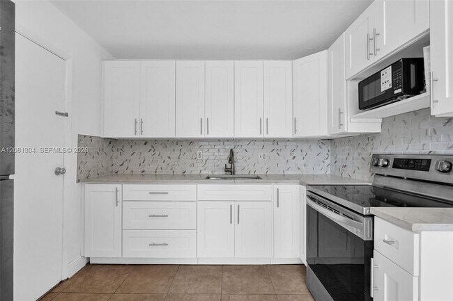 Foto del edificio - 3541 NW 7th Pl