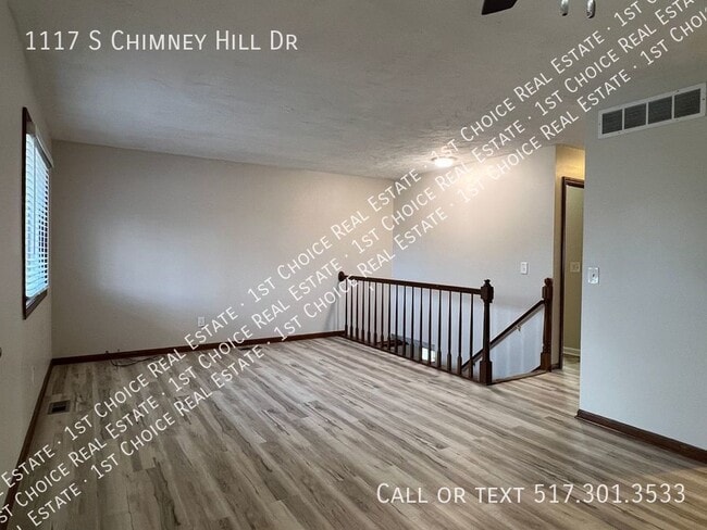 Building Photo - 1117 S Chimney Hill Dr