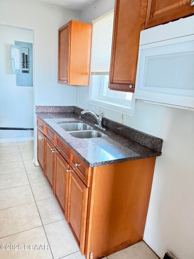 Foto del edificio - 548 S Caroline St