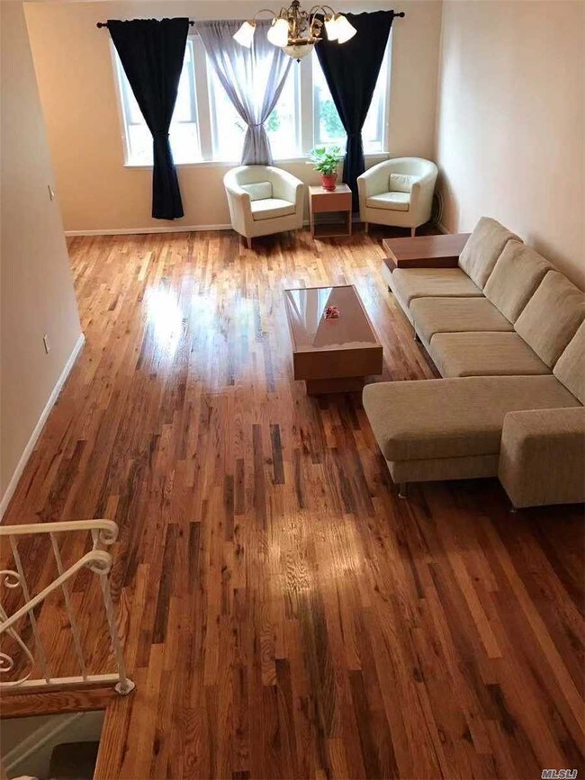 Foto del edificio - 223-15-223-57 57th Ave