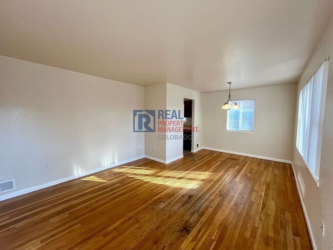 Foto del edificio - 990 Newark St