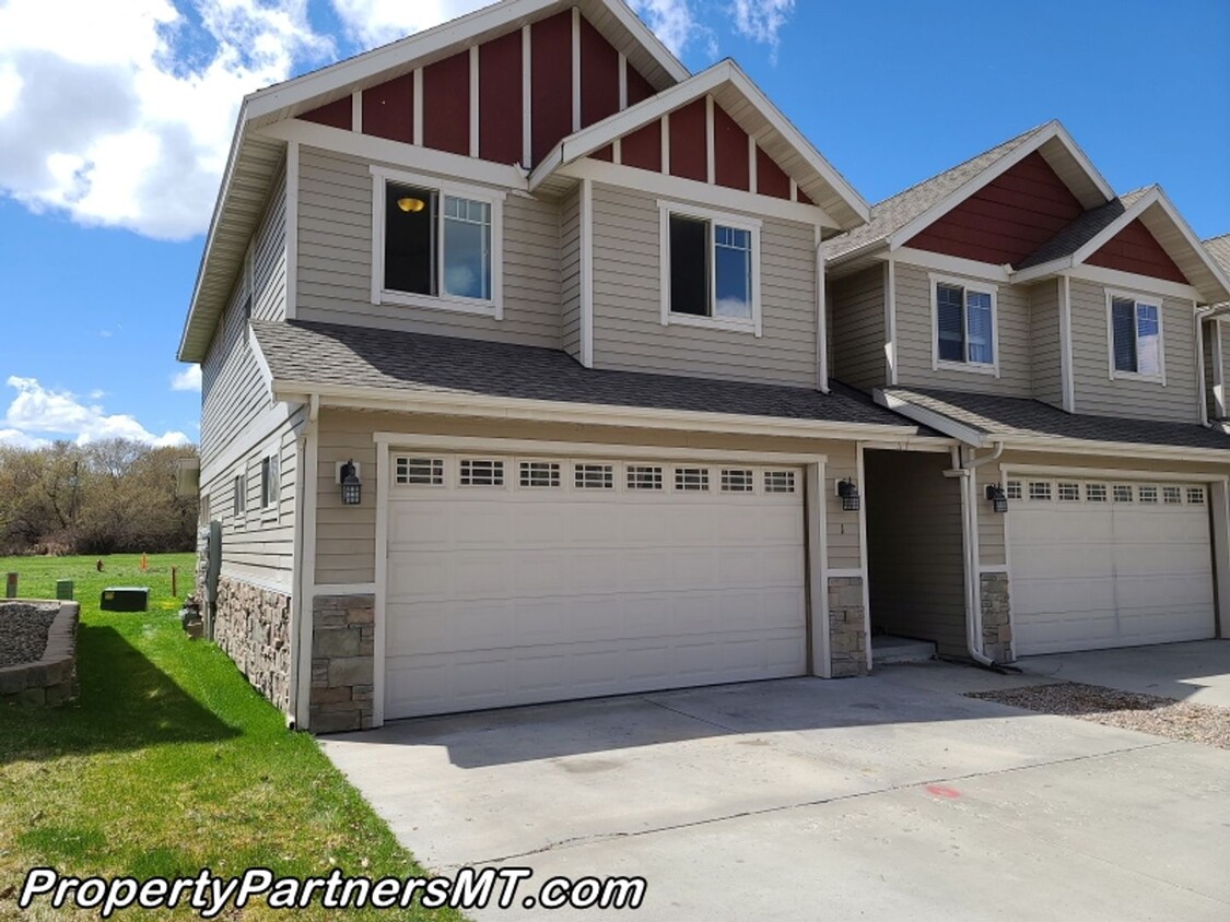 Primary Photo - Beautiful 3 Bed 2.5 Bath Town house with A...