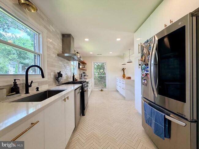 Foto del edificio - 12904 Missionwood Way