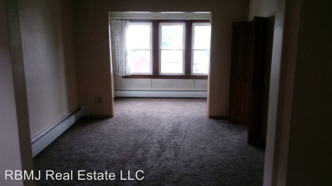 Building Photo - 1417 Roberts Ave