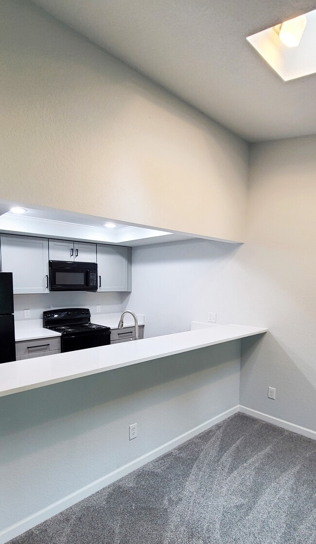 Building Photo - 11711 100th Ave NE