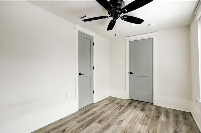 Foto del edificio - 5514 Barremore St