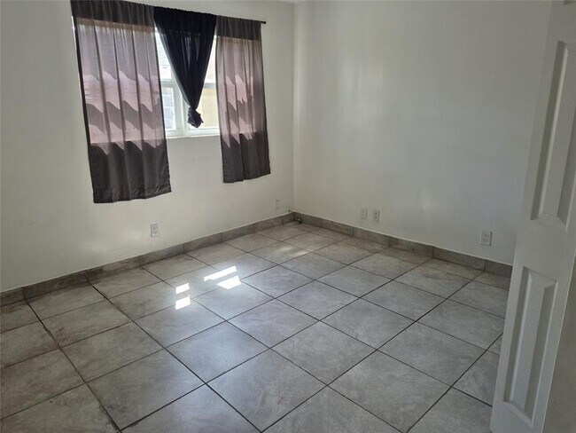 Foto del edificio - 4429 Treehouse Ln