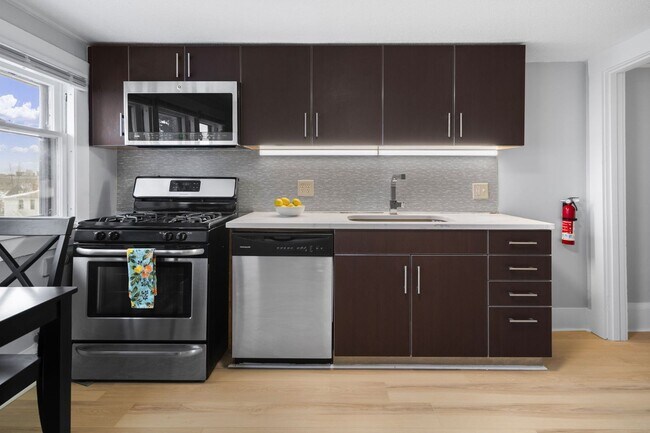 Unidad 6 - 104 Harvard Place