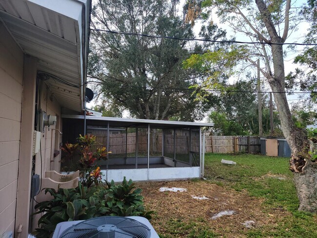 Building Photo - 3530 Bali Dr