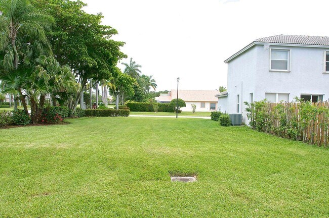 Building Photo - 1652 Grand Oak Way