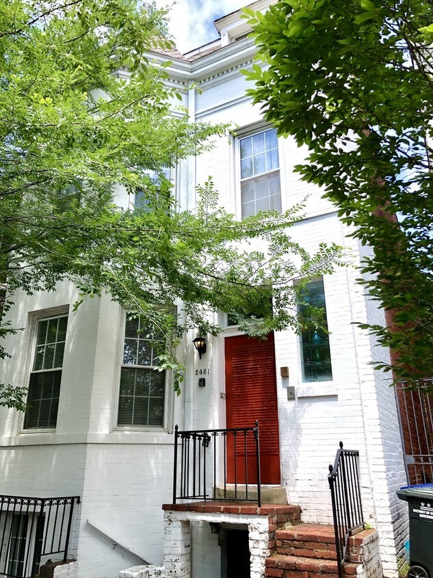 Primary Photo - 2461 P St NW