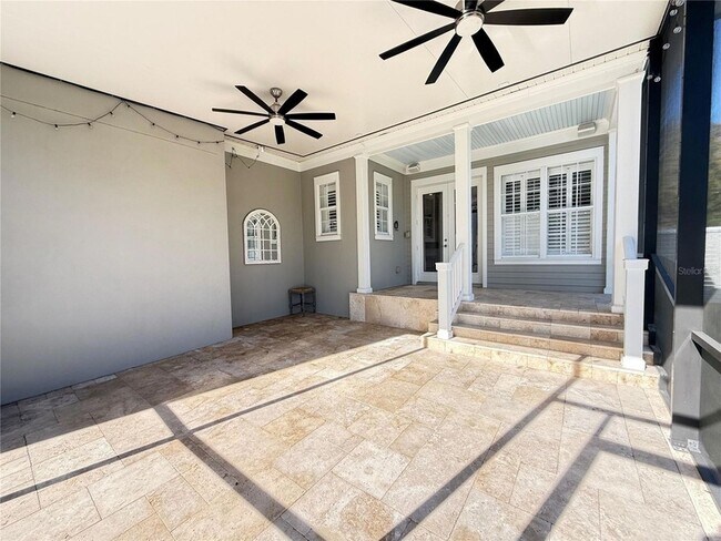 Foto del edificio - 1328 Celebration Ave