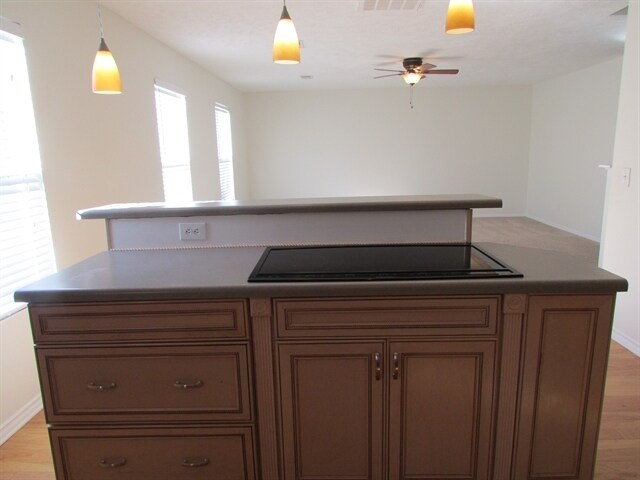 Foto del edificio - 2651 Sutherland Dr