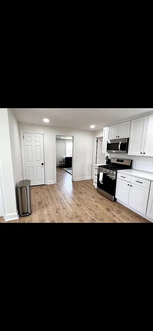 Building Photo - 14 Albert Ave