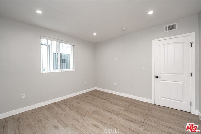 Foto del edificio - 433 W Gage Ave