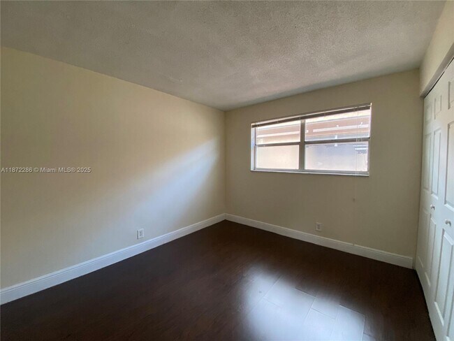 Foto del edificio - 450 SW 2nd Ave