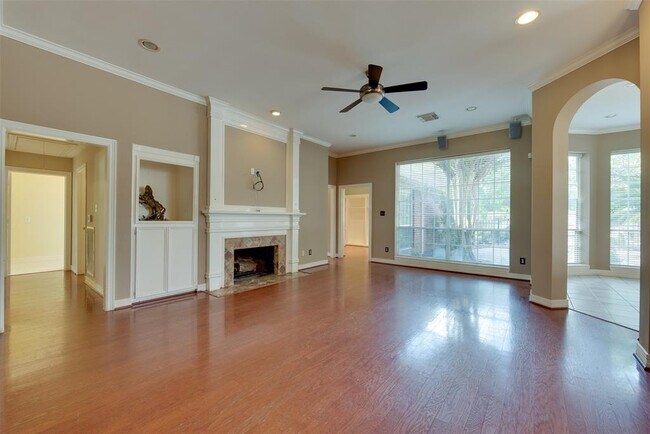 Building Photo - 5206 Avondale Dr