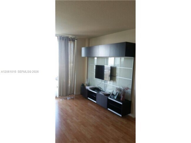 Foto del edificio - 19501 W Country Club Dr