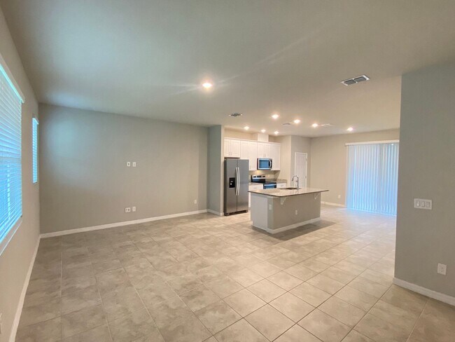 Foto del edificio - 3 Bedroom, 2.5 Bath Townhome in Legacy Place!