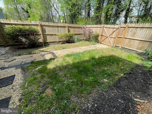 Building Photo - 1928 Rainbow Ct