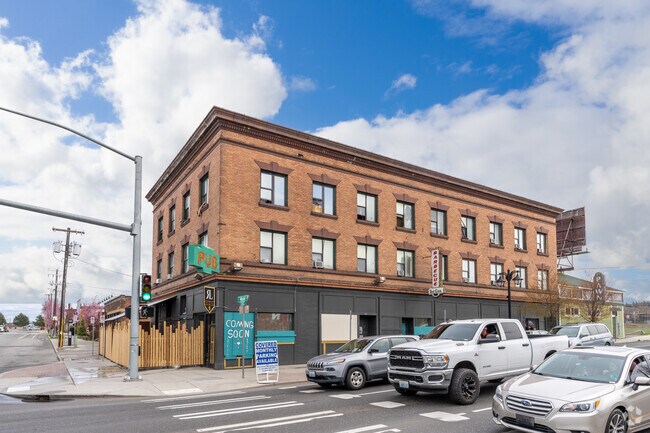 Building Photo - 2-10 E Main Ave