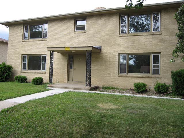 Primary Photo - 1006 W Badger Rd
