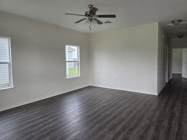 Building Photo - 3/2/2 Ready for Move In