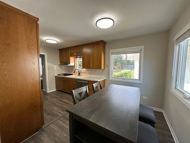 Building Photo - 4038 Forest Ave