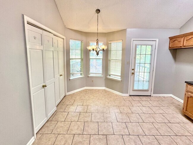 Building Photo - RegalBendDr8337