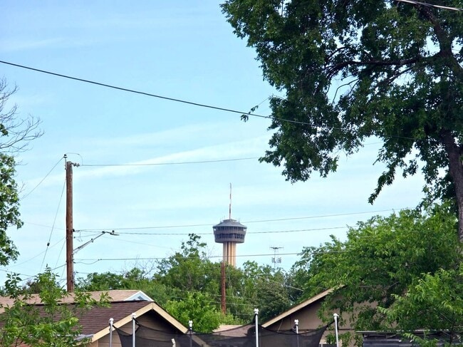 Building Photo - 911 Florida