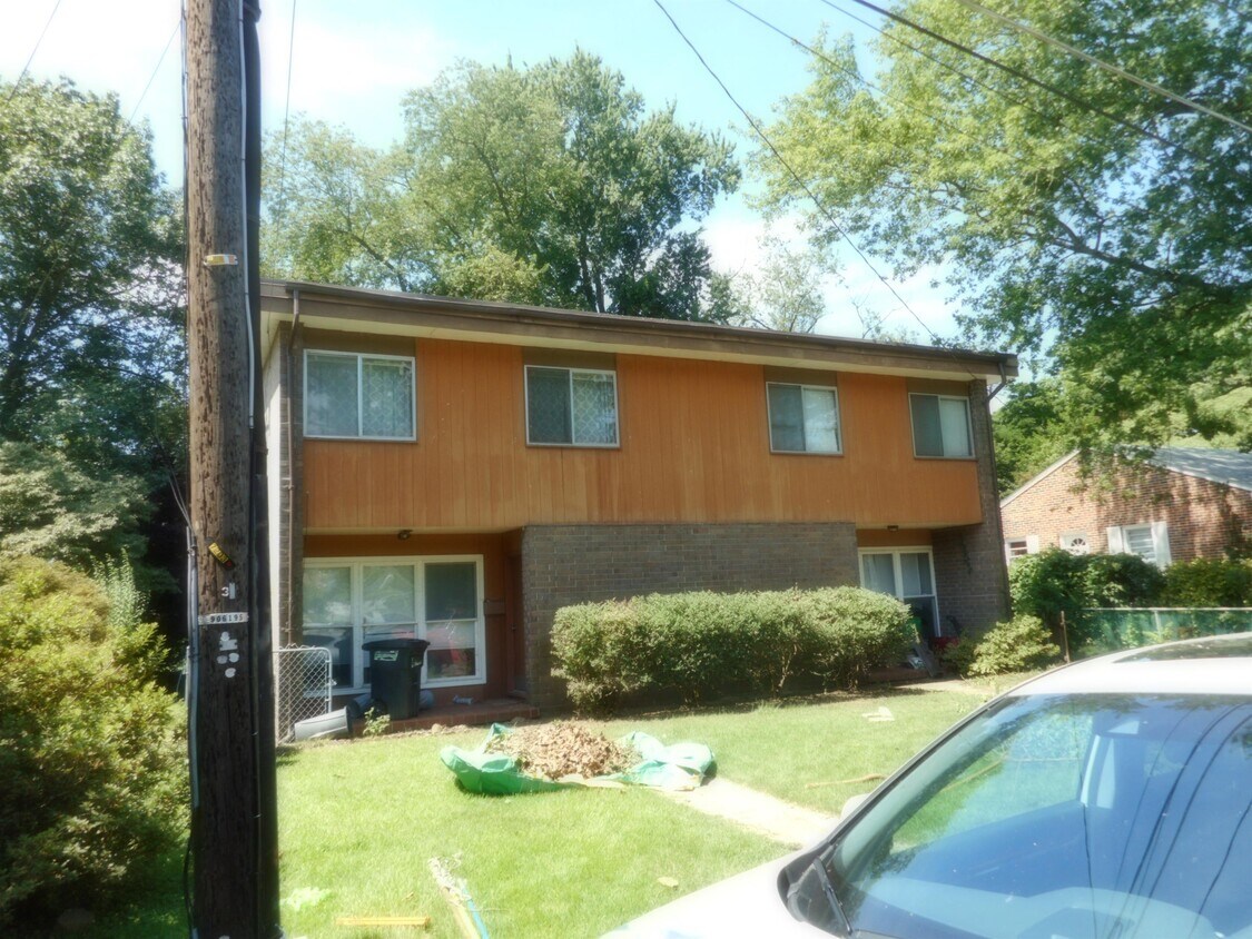 Primary Photo - 714 Chesapeake Dr