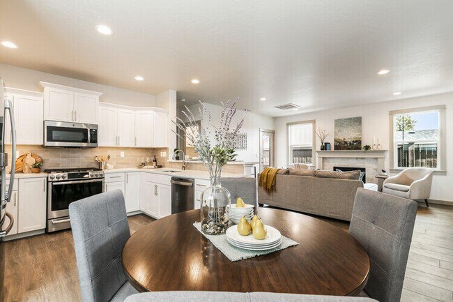 Foto del edificio - Beautiful 3-Bedroom, 2-Bath Home in La Pine, OR