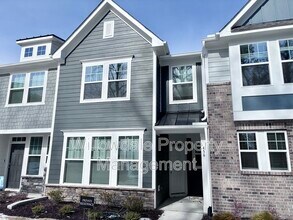 Building Photo - 456 La Maison Ave