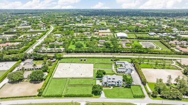 Foto del edificio - 14289 Equestrian Way