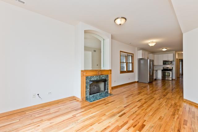 Building Photo - 3 bedroom in Chicago IL 60642